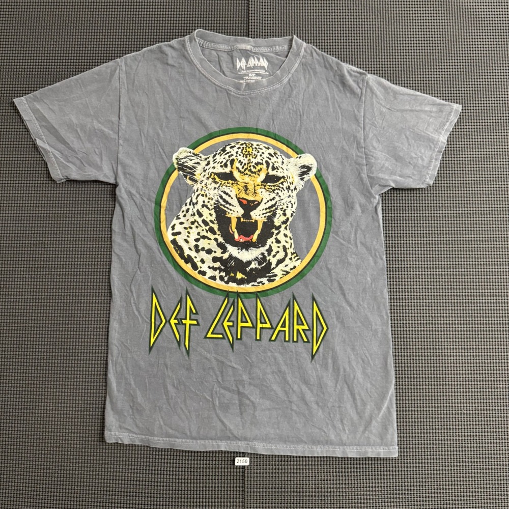 Def Leppard Graphic T-Shirt Gray Leopard Logo Rock Band Tee Small 2021